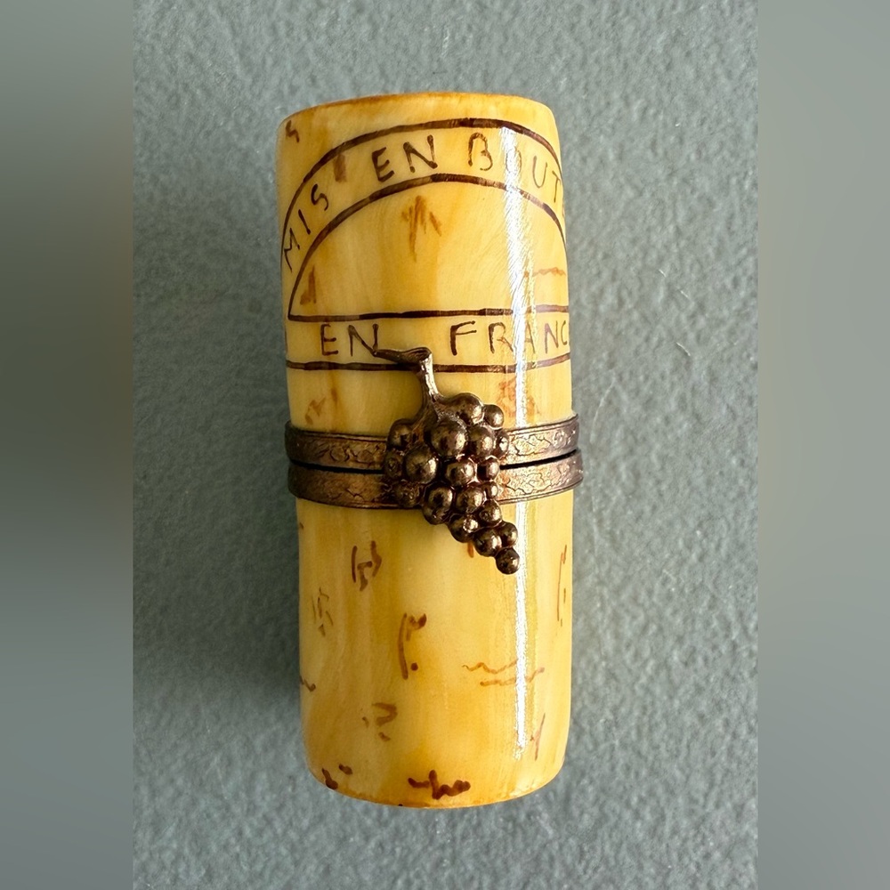 Limoges France Peint A La Main (Hand-painted) Wine Cork Porcelain Box w/Hinge - Picture 2 of 9